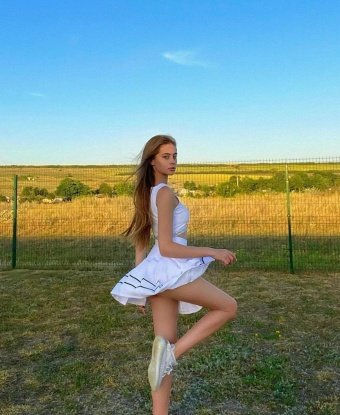 💋 Я креативна и открыта для новых приключений, которые наверняка оставят тебе яркие воспоминания. Сделаю все, чтобы ты почувствовал себя настоящим мужчиной. Мои услуги включают классический секс, оральный секс и массаж. Мои возможности безграничны, я готова исполнить твои самые смелые фантазии. Доверься мне и получи незабываемое удовольствие. 🌟 Для твоего удобства я приложу фото в описании, чтобы ты увидел насколько я привлекательна. И да, я живу в Москве, поэтому можем встретиться в любом уютном месте в Москве. 😉 Если ты готов окунуться со мной в мир наслаждения, не стесняйся и связывайся со мной прямо сейчас! Оставлю всю остальную информацию лично для тебя. 💫 Тамара